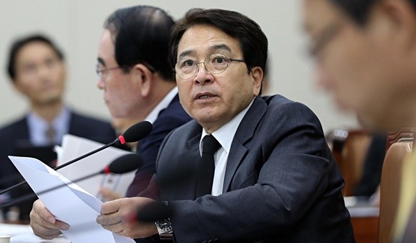 “문재인 정부, 내란죄 혐의”를 주장한 심재철 자유한국당 의원이 시민단체에 명예훼손 혐의로 29일 고발당했다.