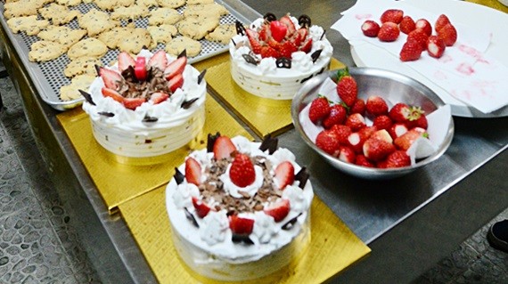 식품의약품안전처는 5일 성탄절과 연말연시를 맞아 소비가 증가하는 케이크를 제조?판매하는 업체에 대해 오는 12월 11일부터 15일까지 집중위생 점검을 실시한다고 밝혔다. 사진은 기사 내용과 무관함.