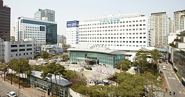 경찰은 가천대길병원과 보건복지부 사이에 뇌물이 오간 것으로 보고 수사에 본격 착수했다.