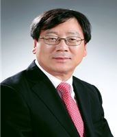 ▲ 수필가 조명래?