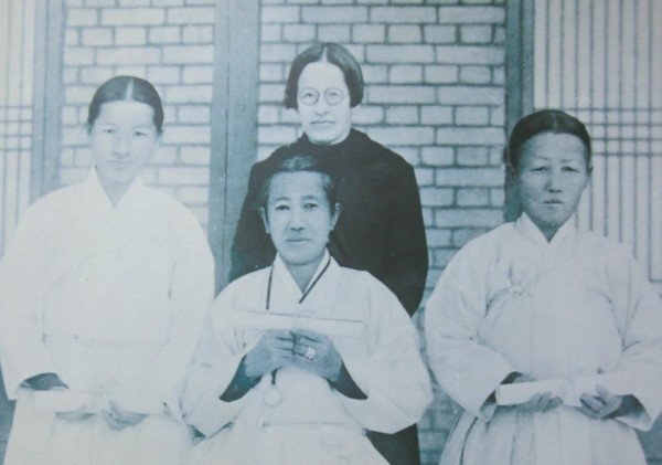 ▲ 서서평은 한국 최초의 여성신학교인 이일학교(현 한일장신대의 전신)를 세워 여성들을 가르쳤다.
