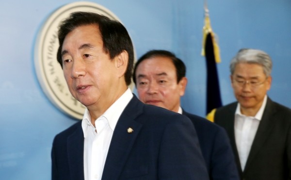 사진 왼쪽부터 자유한국당 김성태 원내대표, 민주평화당 장병완 원내대표, 바른미래당 김동철 원내대표.(사진=newsis)