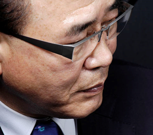 ▲ 영화를 보는 듯한 광대한 스케일에, 다양한 변주, 추리하듯 꿰어지는 퍼즐, 그리고 그 속에 죽어서도 죽을 수 없었던 한 여인의 긴 여정이 담겼다는 평가이다.