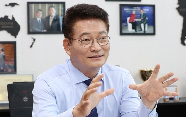 북방문제 전문가인 민주당 동북아평화협력특별위원회 위원장인 송영길 의원